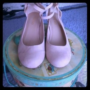 Wedge shoes